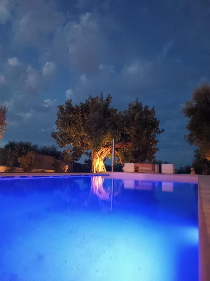 Il Vecchio Carrubo - Villa Con Piscina A Sfioro Macchia di Monte Extérieur photo