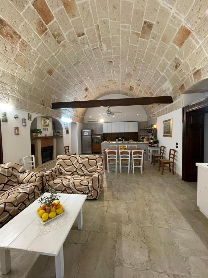 Il Vecchio Carrubo - Villa Con Piscina A Sfioro Macchia di Monte Extérieur photo